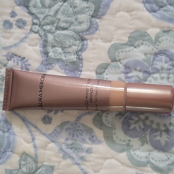 Makeup Bundle - Picture 6 of 8